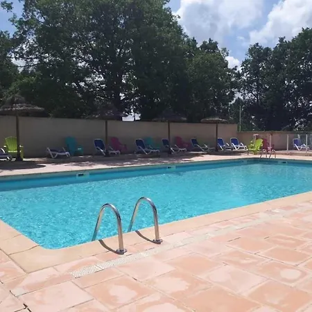 Camping 3 Etoiles - Piscine - Ccaa0ff * Barjac (Gard)